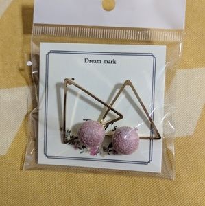 Pink edgy triangle earrings - RARE SALE - $11🎉